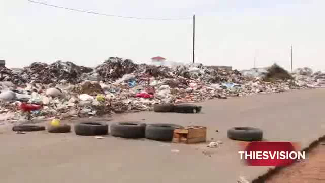 Prise en charge des ordures de la décharge de Thiès-Fandène, Les populations environnantes se déchargent sur Augustin Tine