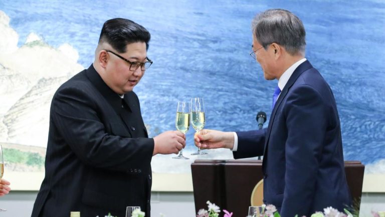 Sommet intercoréen: Kim Jong-un et Moon Jae-in veulent «un régime de paix»