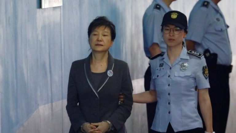 Corée du Sud: l’ex-présidente Park Geun-hye condamnée à 24 ans de prison