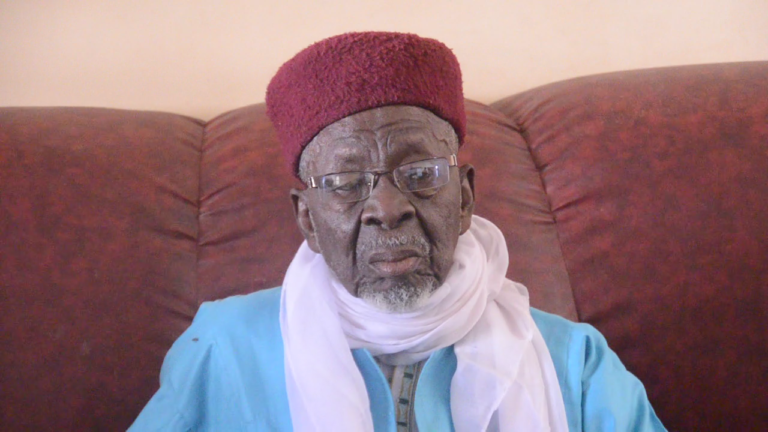 Thiénaba, Le khalife générale cheikh Ahmed Tidiane Seck bouclant le livre IBN Mouhayyab