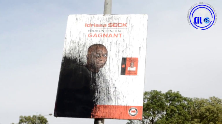 Thies: des posters d’idrissa Seck vandalisés,  Des partisans d’idrissa seck accusent ceux de Siré Dia et promettent la riposte