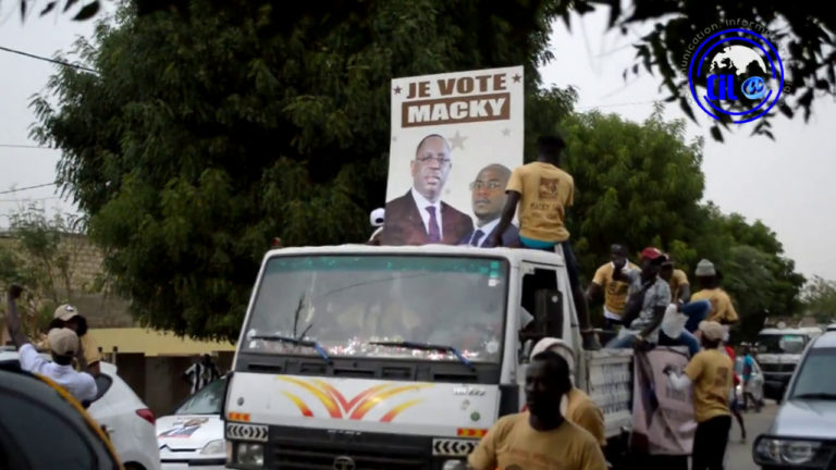 Caravane de Benno Bok Yaakar dans Thiès Est, Abdou Mbow explique aux populations le bilan et le programme de son candidat