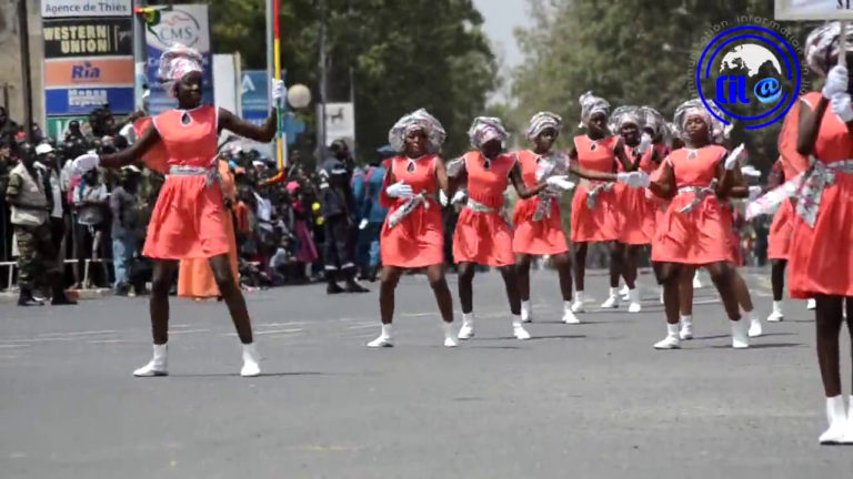 4 Avril 2019, La prestation des majorettes du lycée Malick Sy de Thiès sur l’avenue de Caen