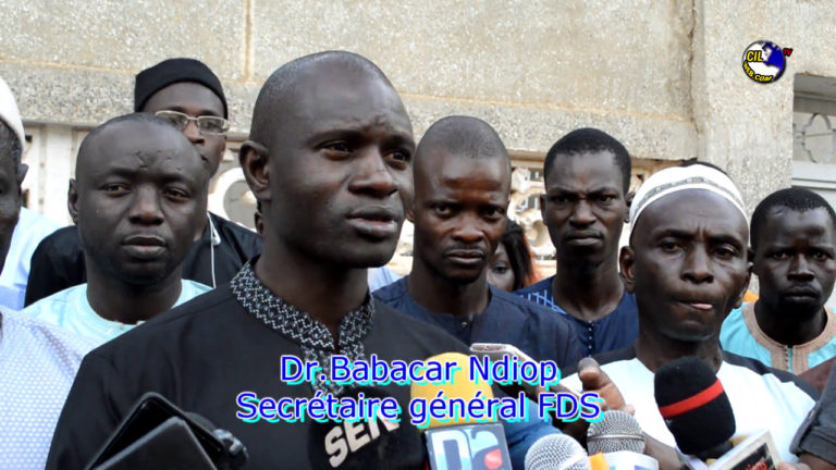 Face à la presse, Le Dr Babacar Diop maire de Thiès parle de recrutement politique du personnel de la mairie de ville