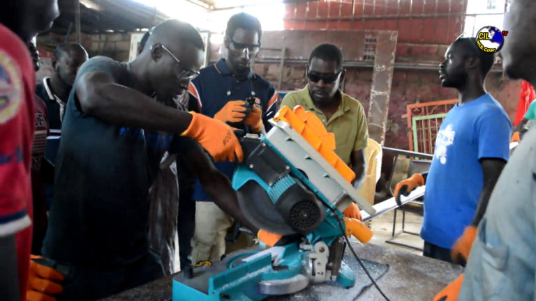 Formation professionnelle, Le CAREPS  forme 100 artisans du métal en menuiserie aluminium et réclame une zone artisanale à Thiès