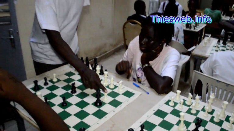 JEU D’ECHECS, APPRENDRE A JOUER  AVEC LE CHAMPION YAYA DIOP