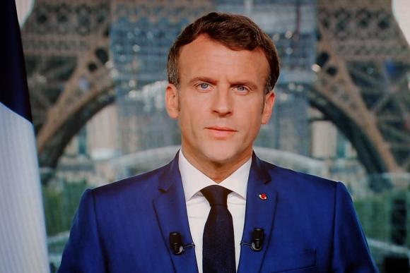 Lors de sa huitième allocution télévisée depuis le début de la crise due au Covid-19, Emmanuel Macron a appelé à « un été de vigilance ».