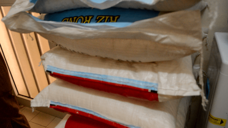 5ième édition de sa journée de solidarité, Le Ris Thiès offre des sacs de riz à des familles nécessiteuses