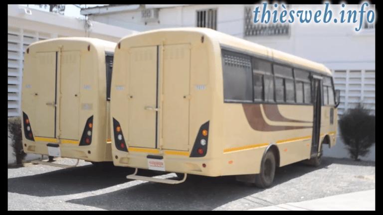 Réception de 3 bus de liaison pédagogique par l’université Iba Der Thiam, Administration et étudiants remercient le président Macky Sall et Idrissa Seck