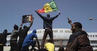 Chronique: Affrontements, pertes en vies humaines et matériels au Sénégal, L’échec d’un président